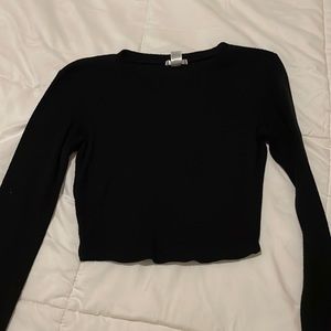 Black long sleeve medium never worn feels soft